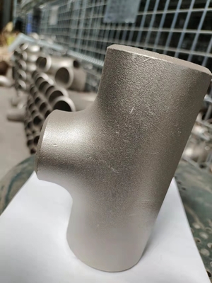 L'acier au carbone EN1092-1 pique 20mm/A355 a soudé réduire la pièce en t pour des équipements de canalisation