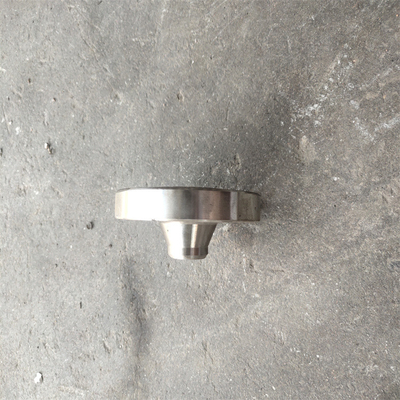 Le tuyau de cou de soudure de la norme ANSI B16.5 150lb bride montage augmenté forgé de visage